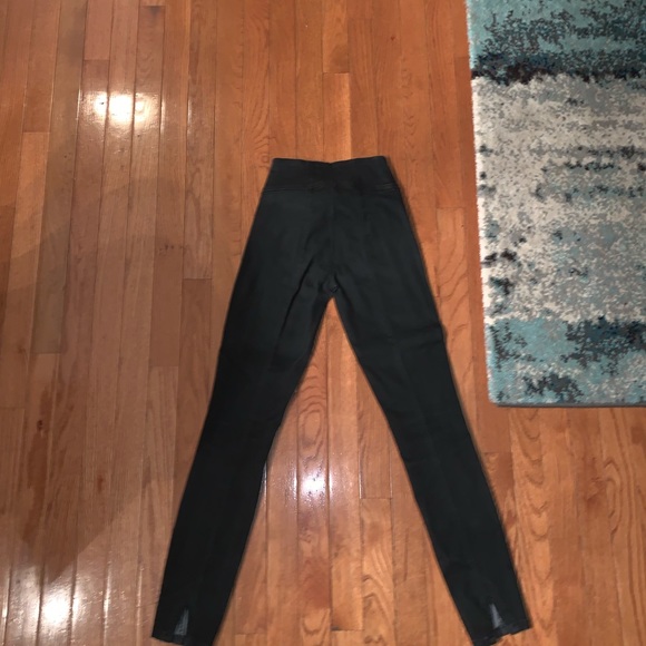 Guess- push up leggings- Sz 23- Black- EUC - Picture 5 of 6